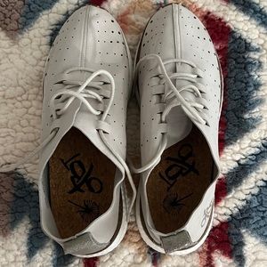 Otbt size 8.5 Brand New sneakers, never worn, just don’t fit me.